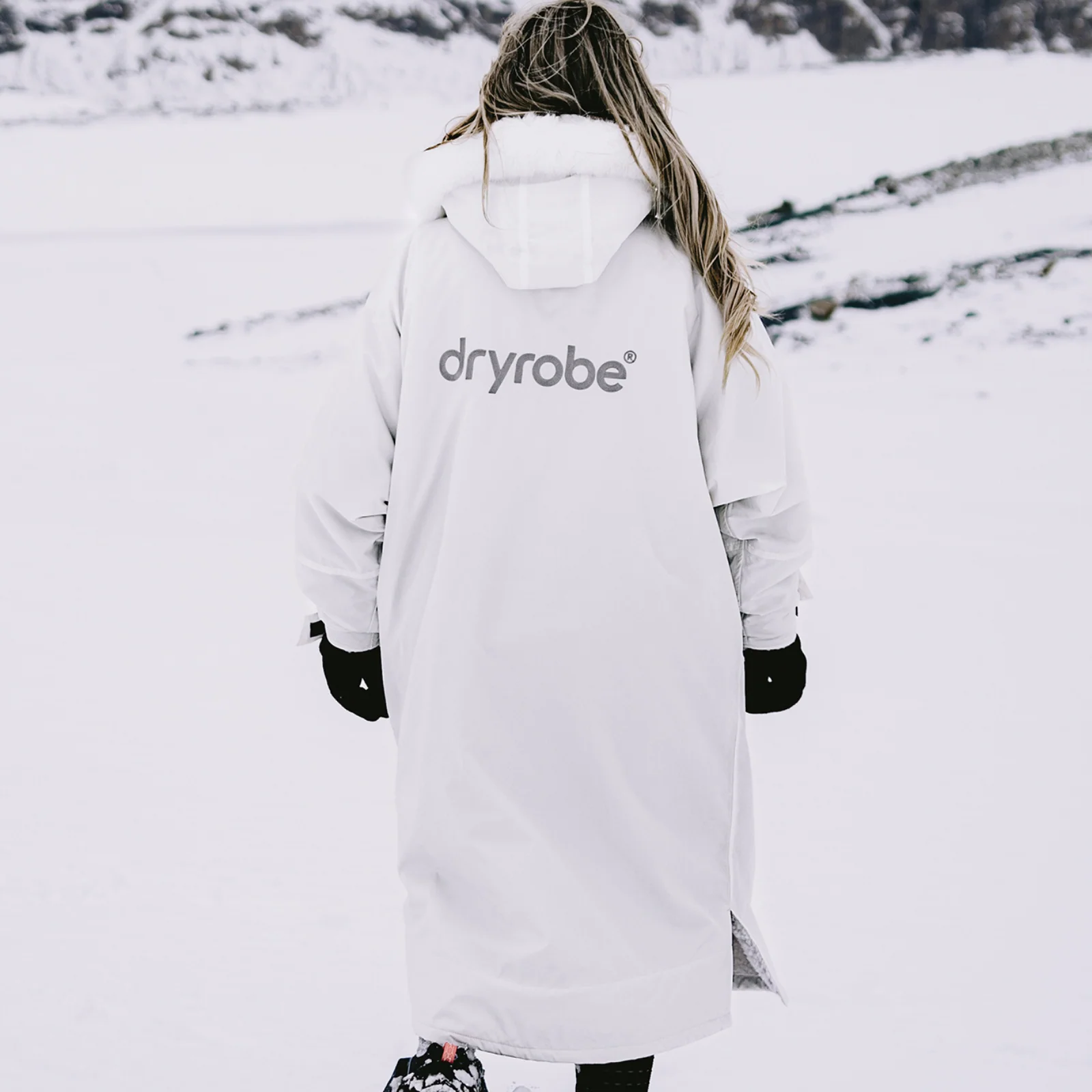 dryrobe Alpine Range Advance Long Sleeve Changing Robe - Image 16
