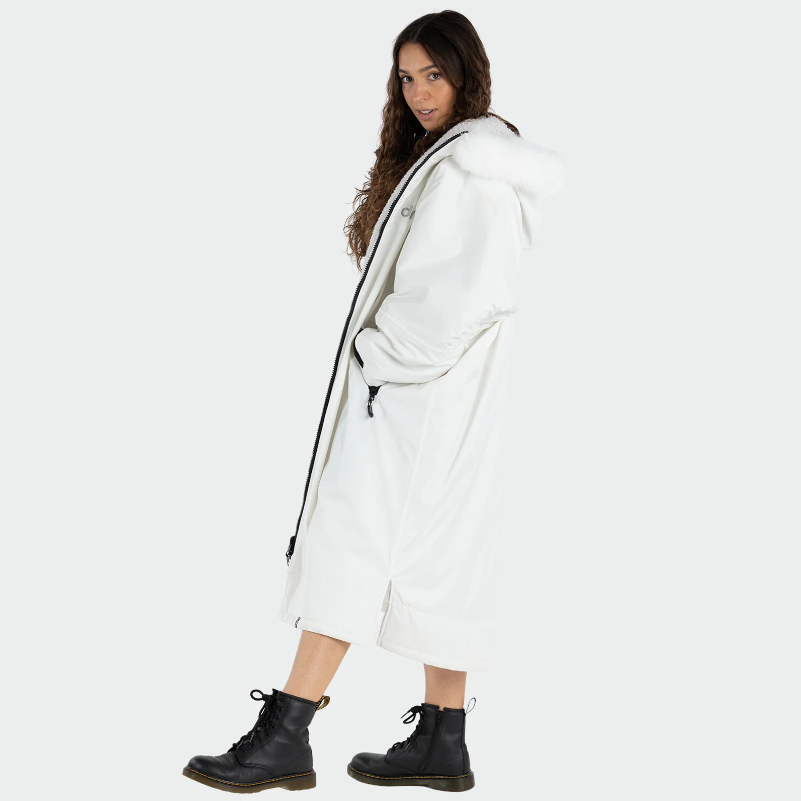 dryrobe Alpine Range Advance Long Sleeve Changing Robe - Image 7