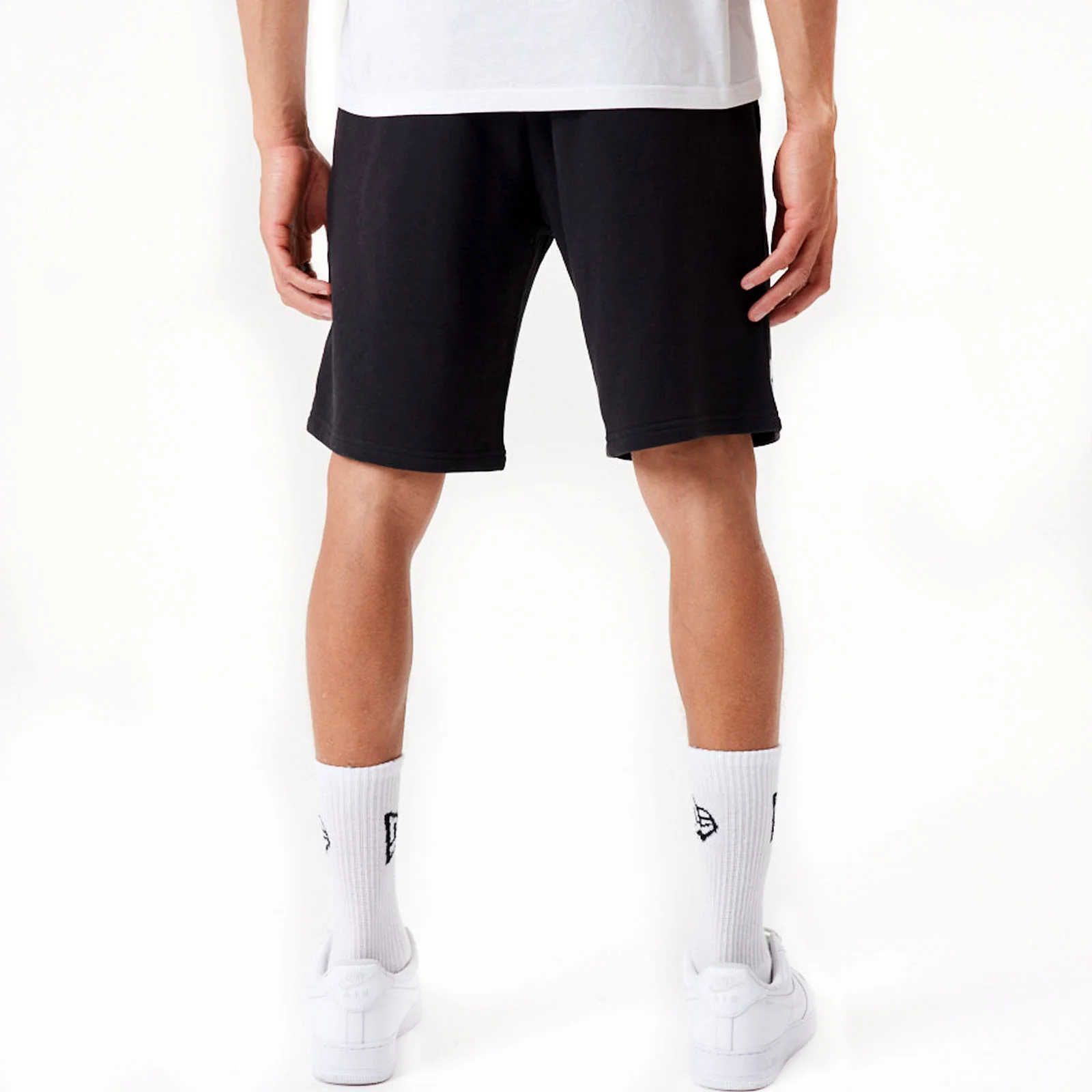 New Era Chicago Bulls Wordmark Oversized Sweatshorts - Black - Image 2