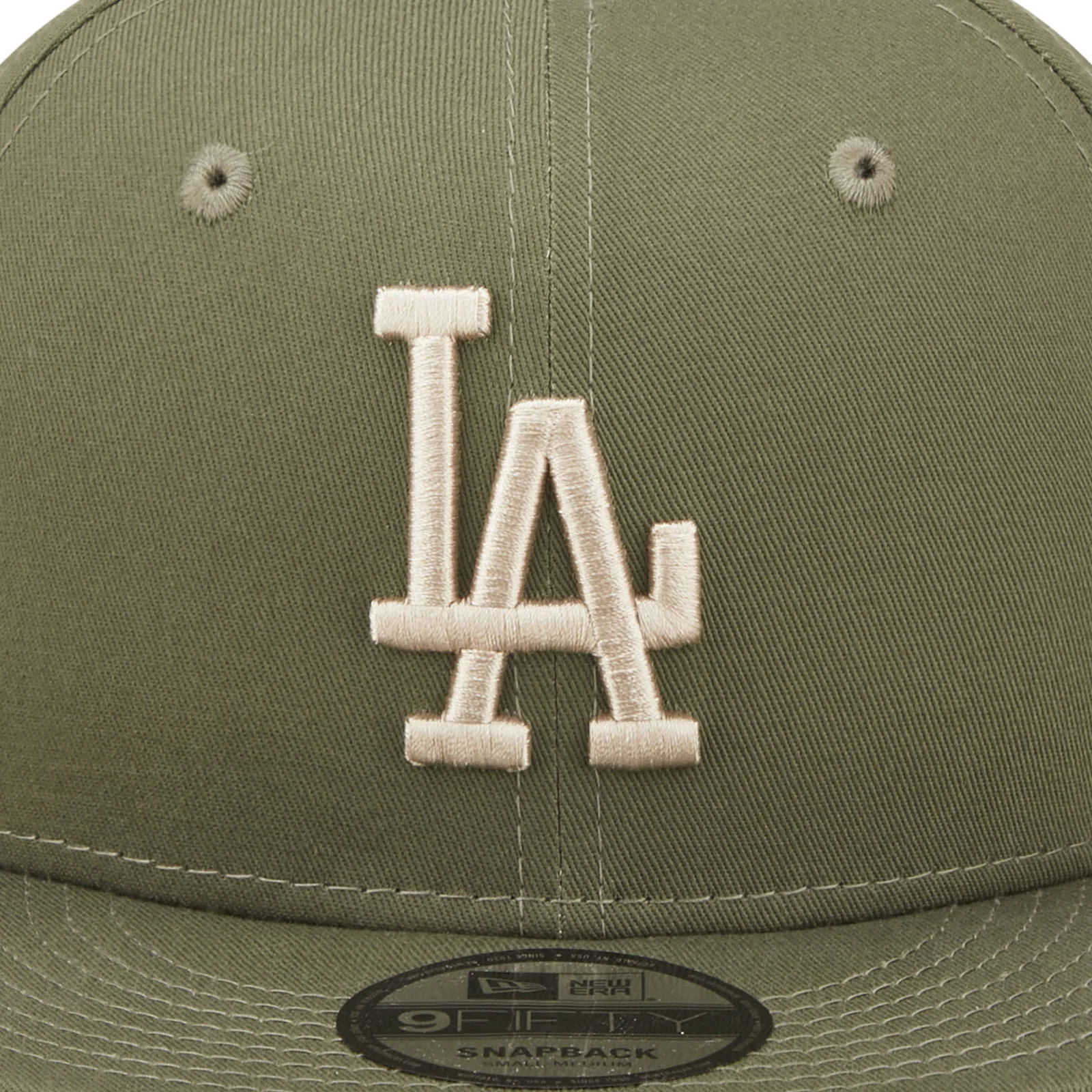 New Era Los Angeles Dodgers League Essentials 9FIFTY Snapback Cap  - Green - Image 6