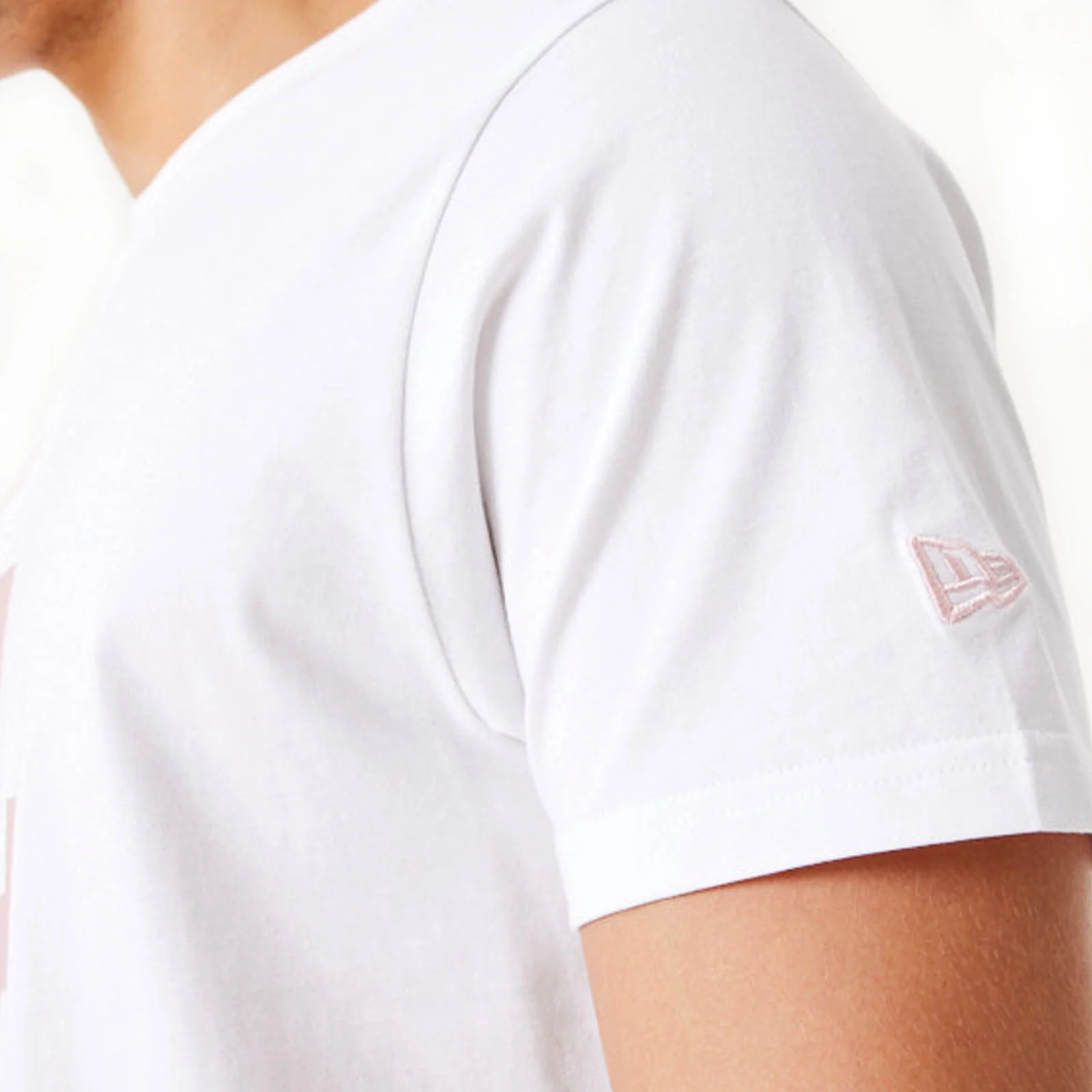 New Era Los Angeles Dodgers League Essentials T-Shirt - White - Image 4