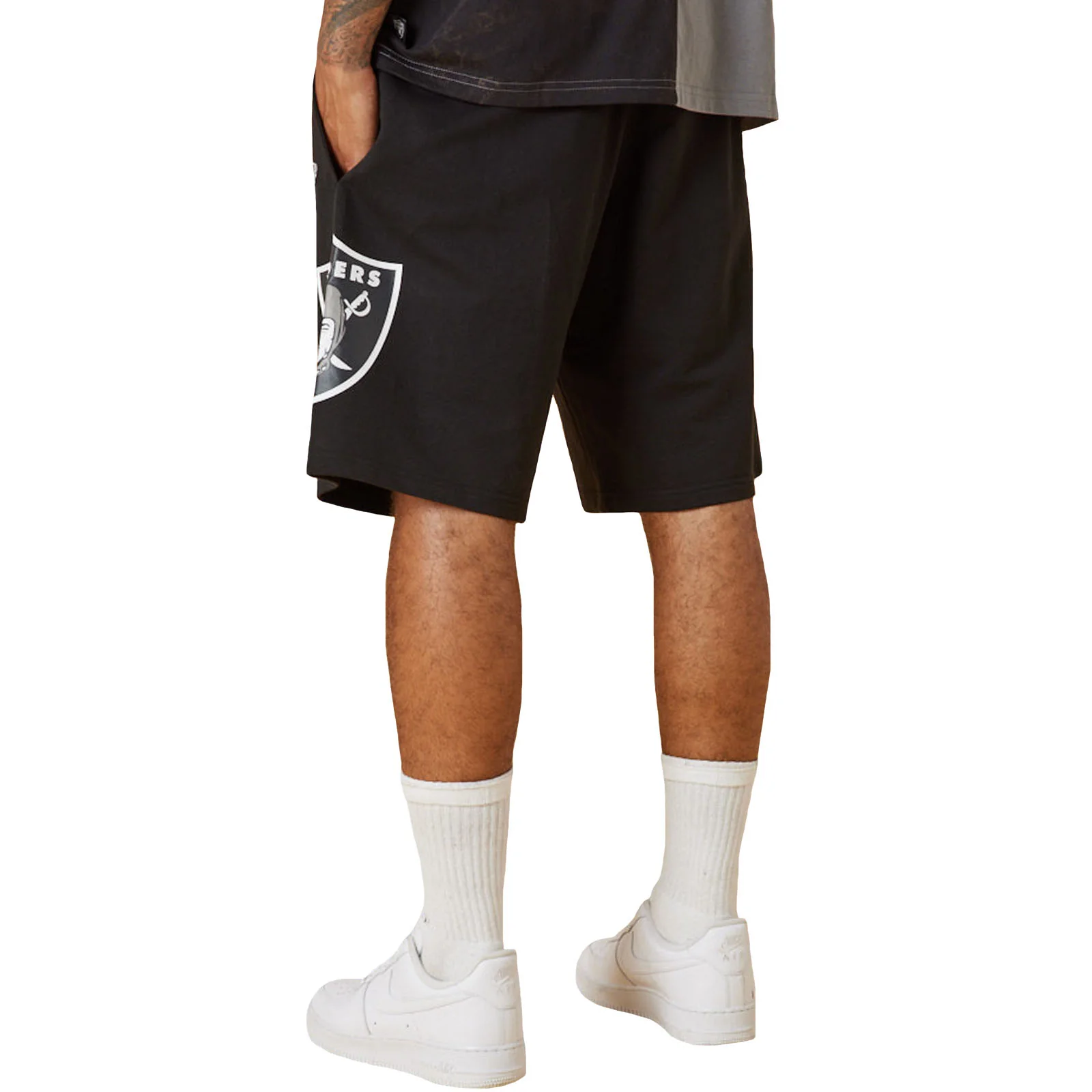 New Era Mens Las Vegas Raiders Washed Team Logo Sweat Shorts - Black - Image 2
