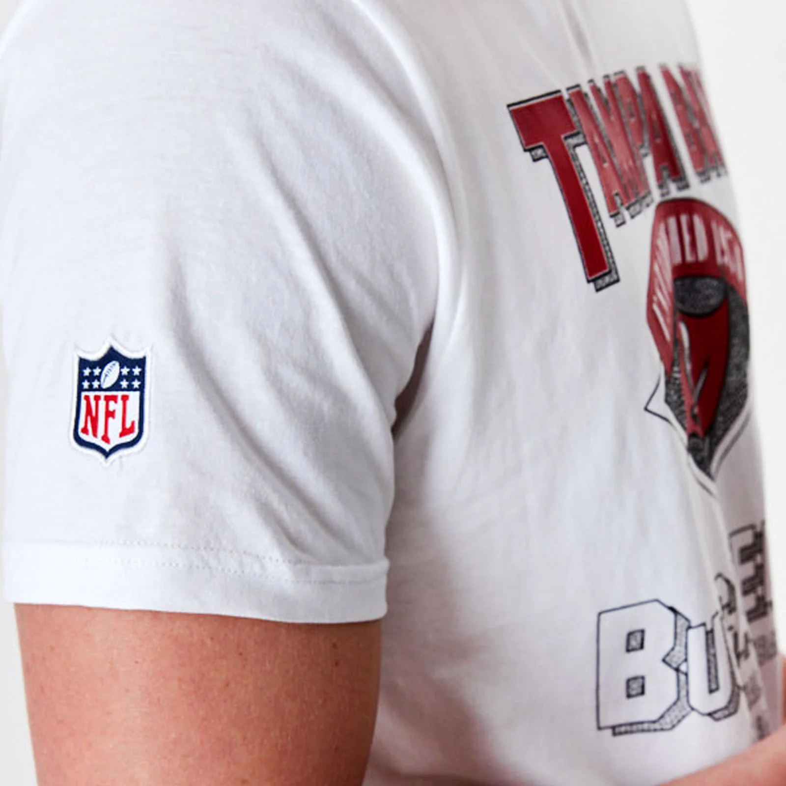 New Era Mens Tampa Bay Buccaneers NFL Team Wordmark T-Shirt - White - Image 5