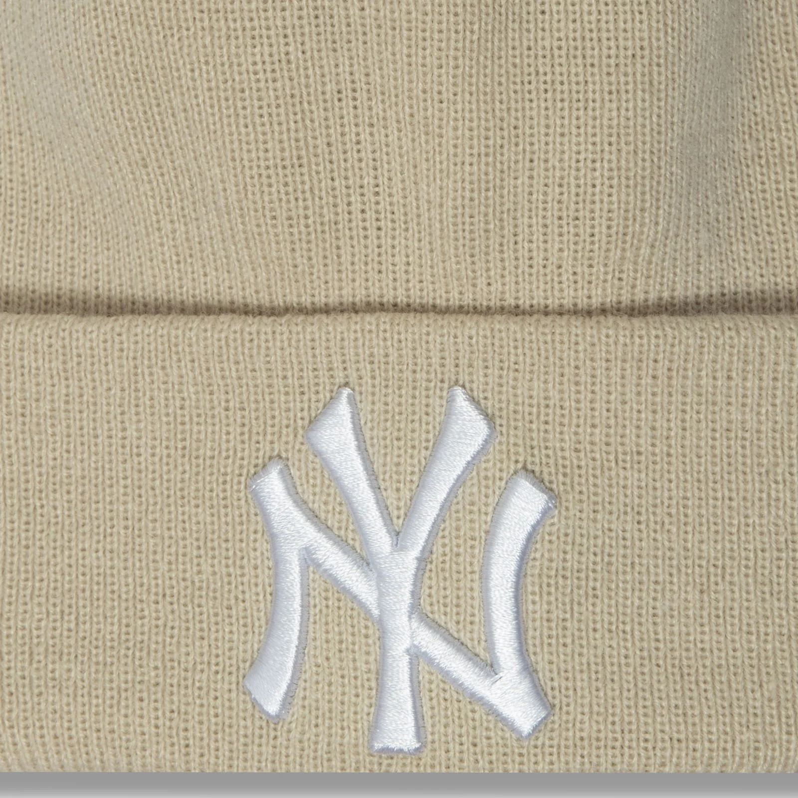 New Era New York Yankees Essential Cuff Knit Beanie - Beige - Image 3