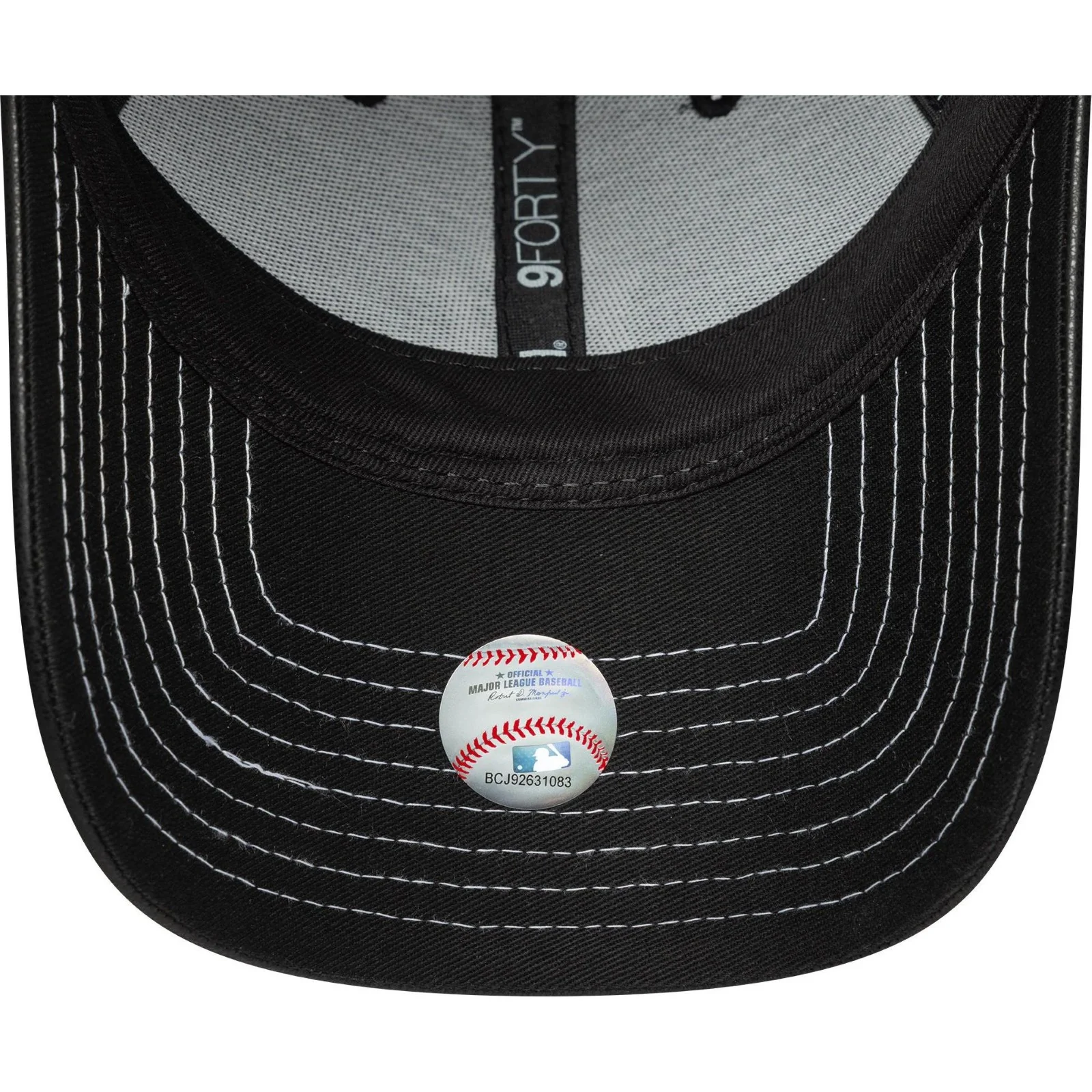 New Era Womens 9FORTY New York Yankees Baseball Cap - Black - One Size - Image 5