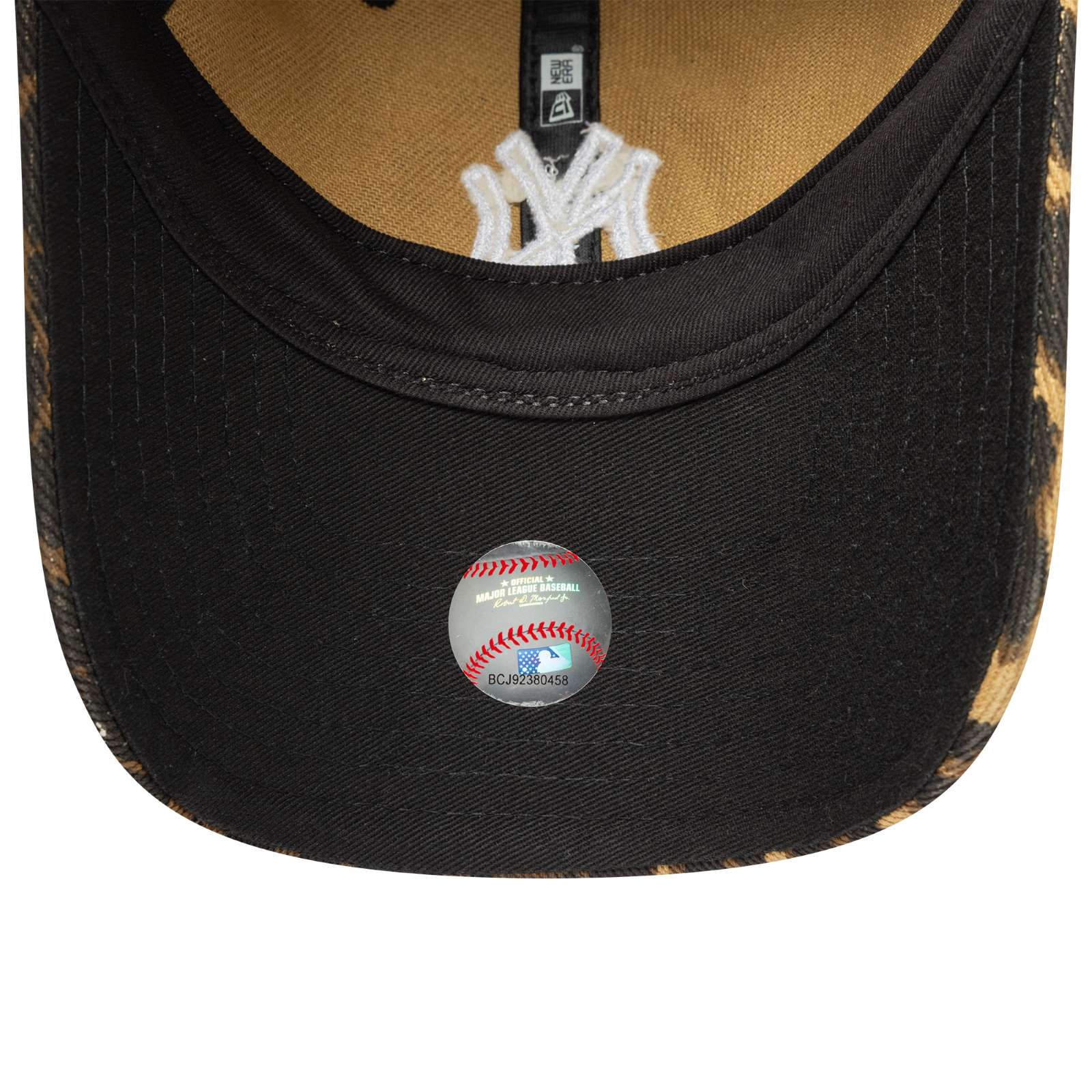 New Era Womens New York Yankees 9TWENTY Outline Leopard Baseball Cap - Black - OSFM - Image 5