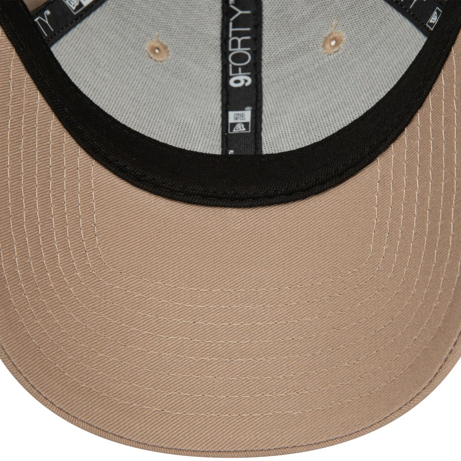 New Era Womens New York Yankees League Essentials 9FORTY Cap - Brown - Image 5