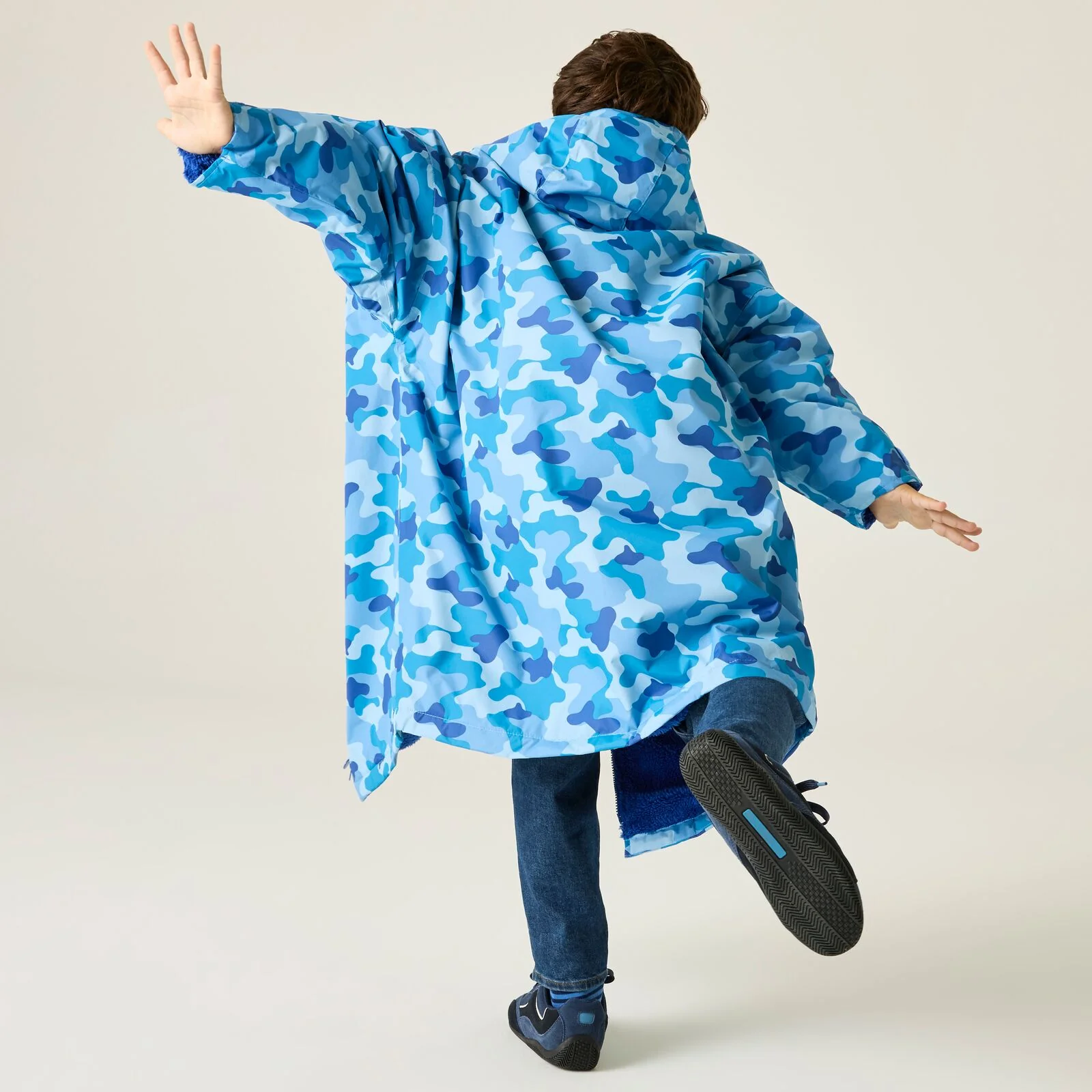 Regatta Kids Spirit Of Adventure Waterproof Changing Robe - Image 117