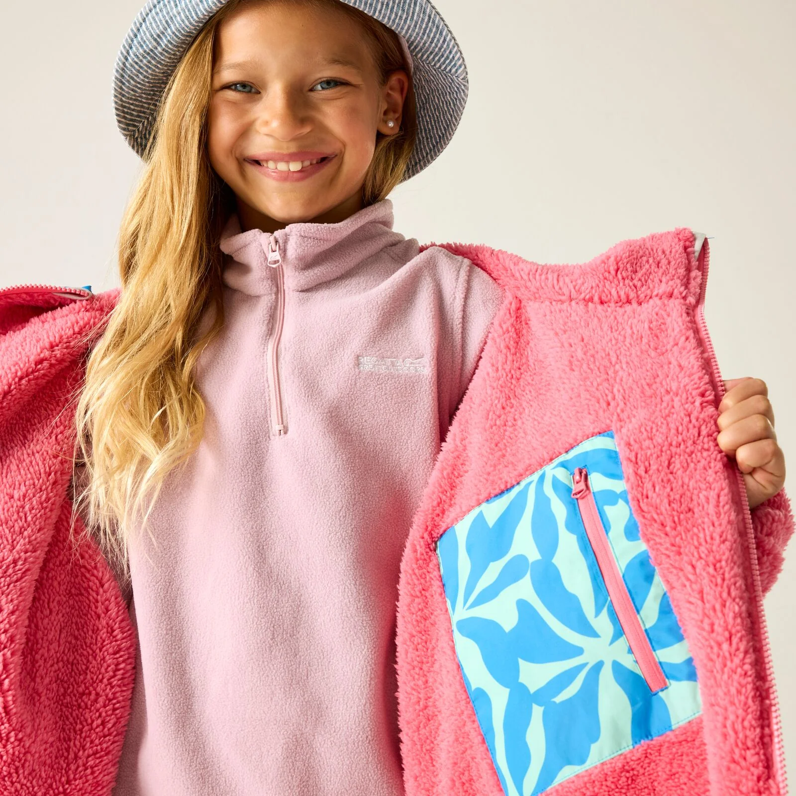 Regatta Kids Spirit Of Adventure Waterproof Changing Robe - Image 122