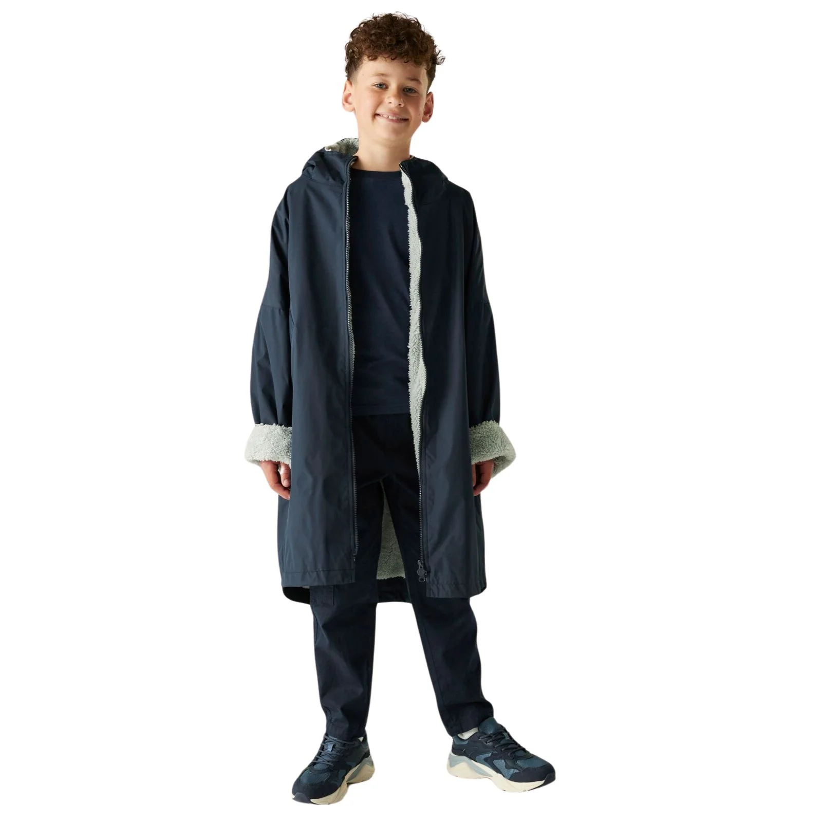 Regatta Kids Spirit Of Adventure Waterproof Changing Robe - Image 15