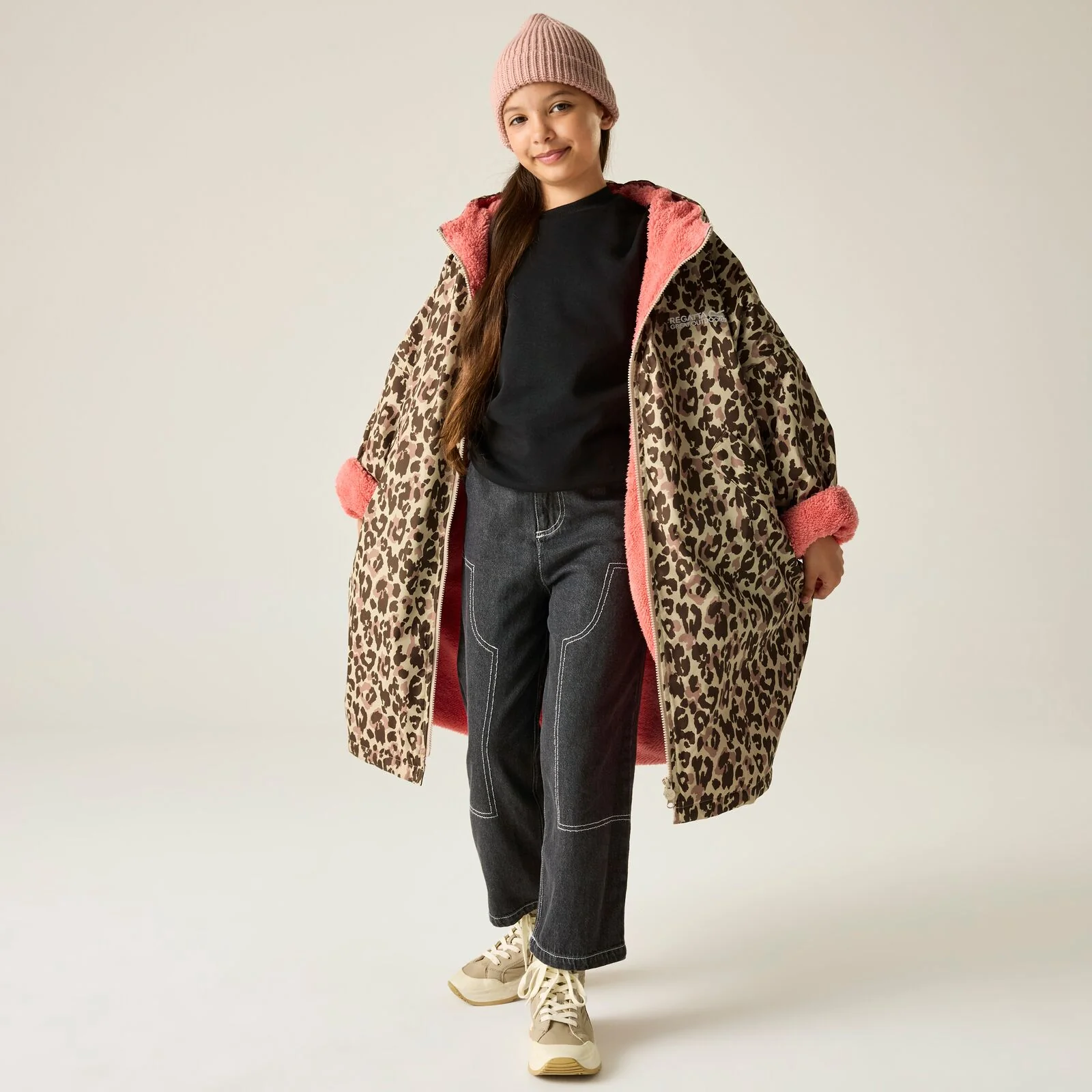 Regatta Kids Spirit Of Adventure Waterproof Changing Robe - Image 34