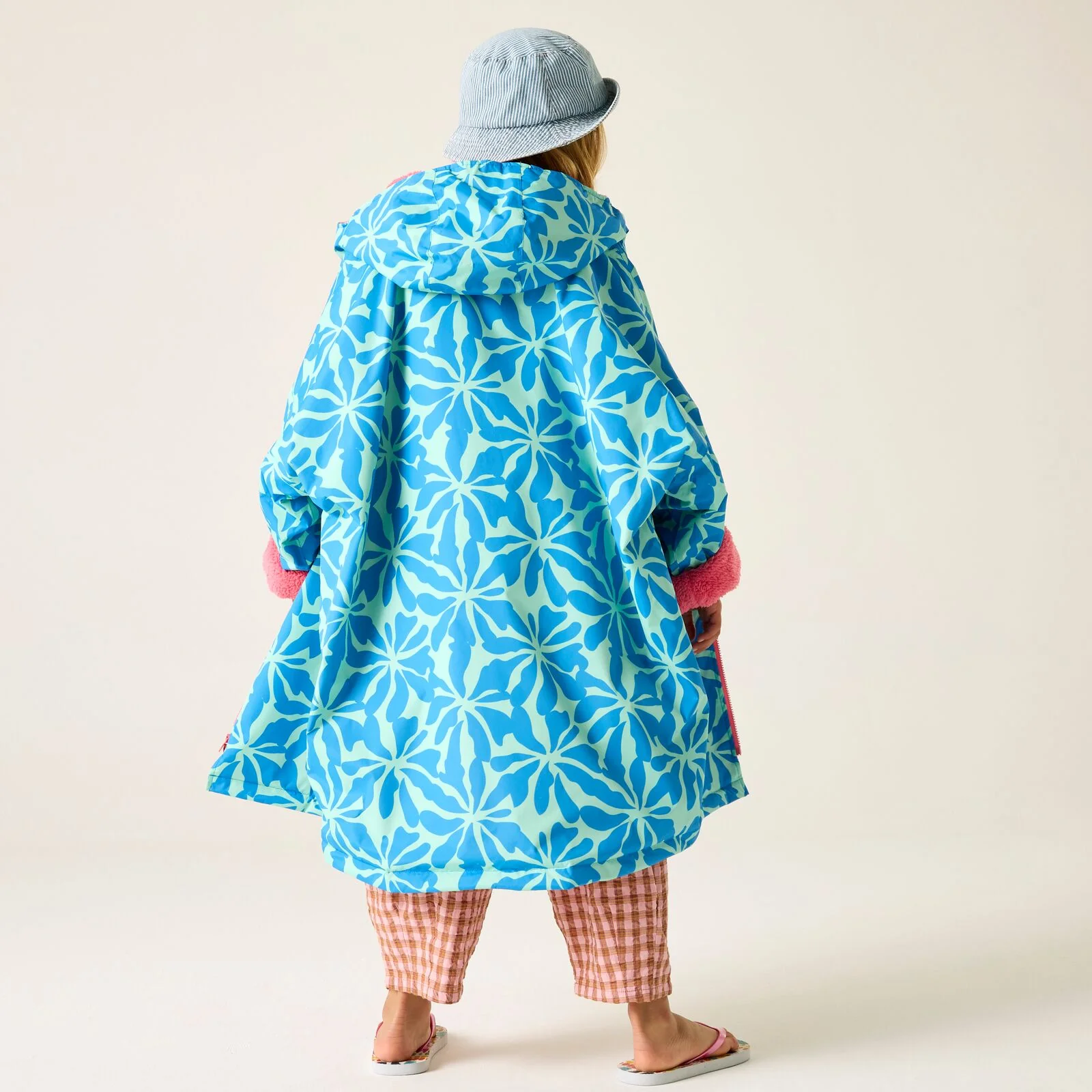 Regatta Kids Spirit Of Adventure Waterproof Changing Robe - Image 47