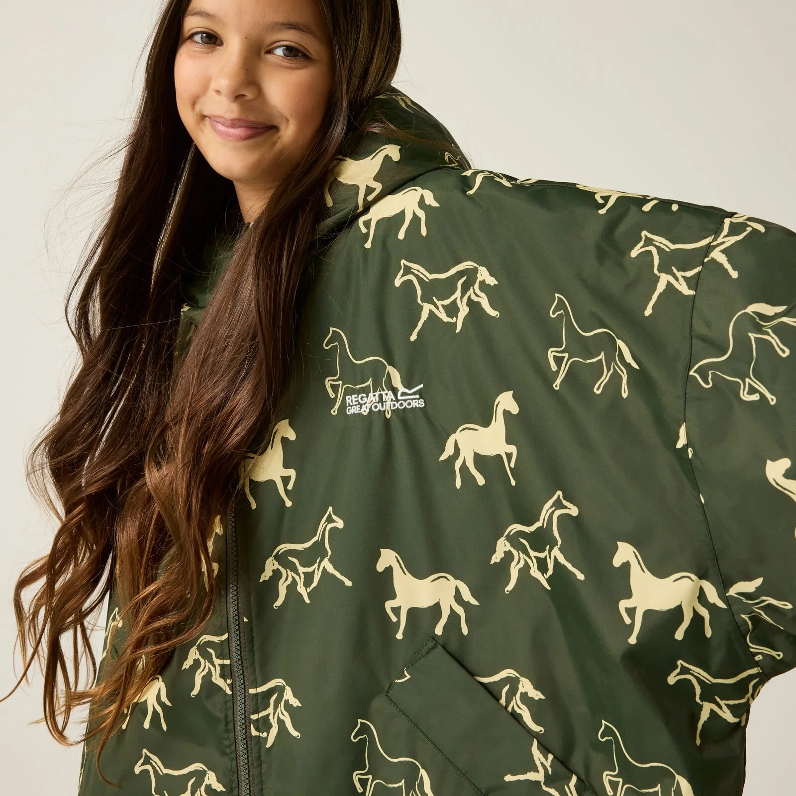 Regatta Kids Spirit Of Adventure Waterproof Changing Robe - Image 96