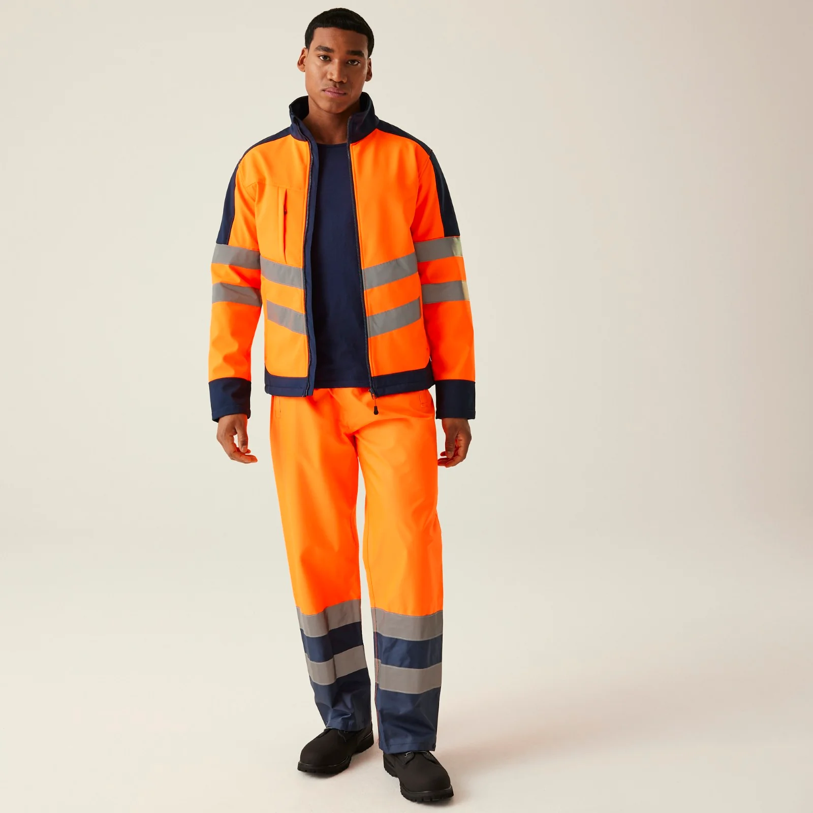 Regatta Professional Mens Hi-Vis Pro Softshell Jacket - Image 3