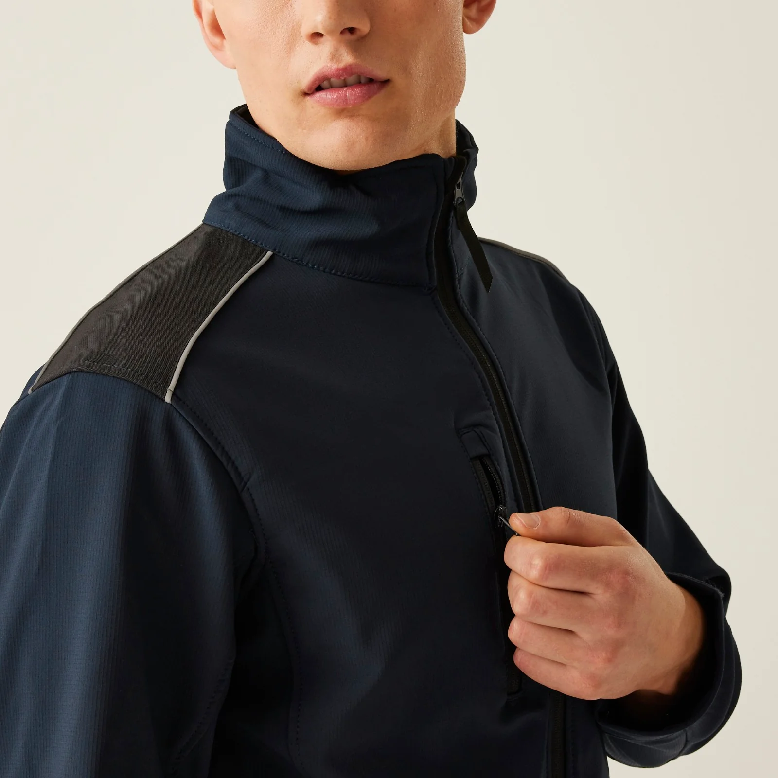 Regatta Professional Mens Sandstorm Ripstop Softshell Jacket - Image 12