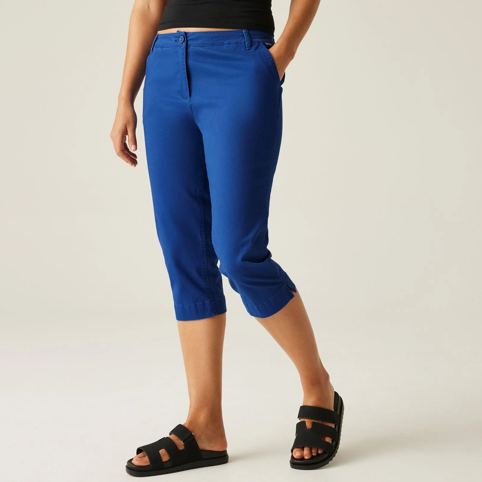 Regatta Womens Bayletta Capri Chinos - Image 2