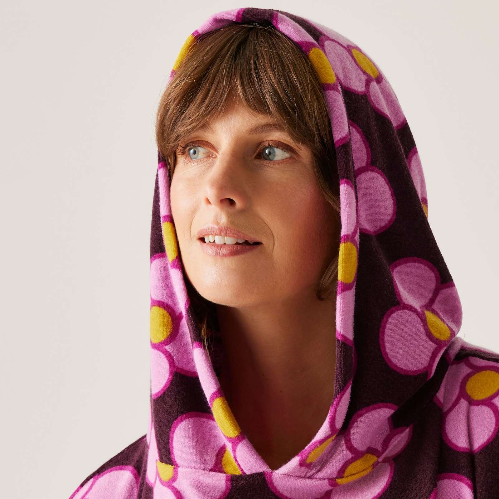 Regatta Womens Orla Kiely Towelling II Towel Poncho - Image 23