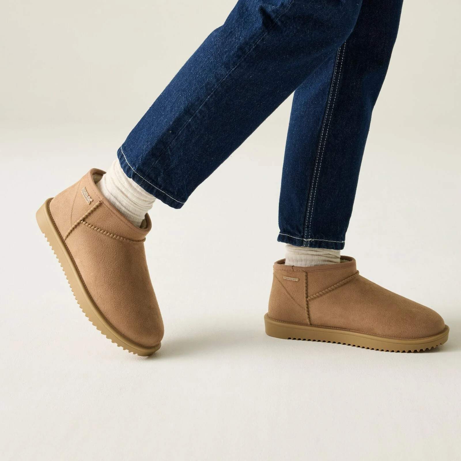 Regatta Womens Risley Short Waterproof Fur Lining Mule - Image 2